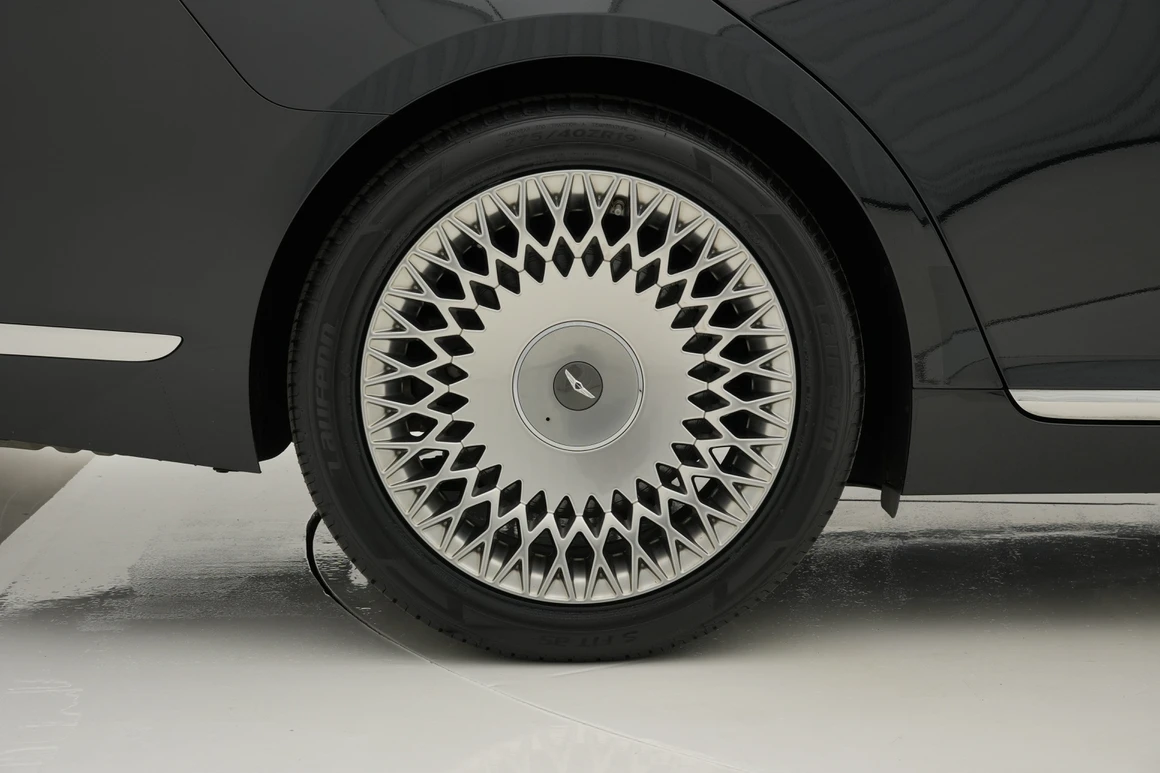 Genesis G90 - Фото 15