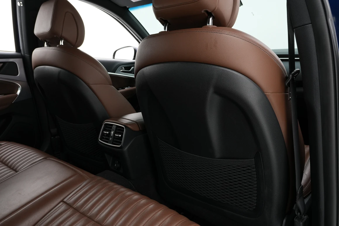 Genesis G70 - Фото 34