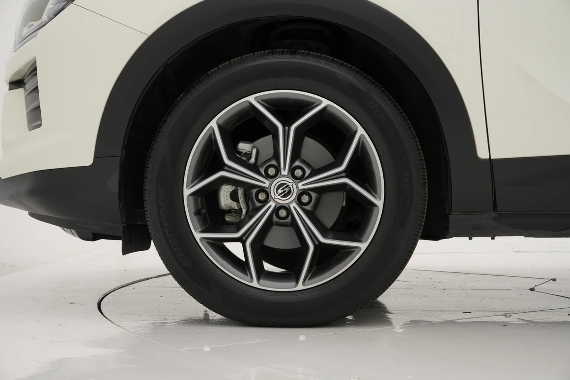 KG Mobility (Ssangyong) Korando - Фото 13
