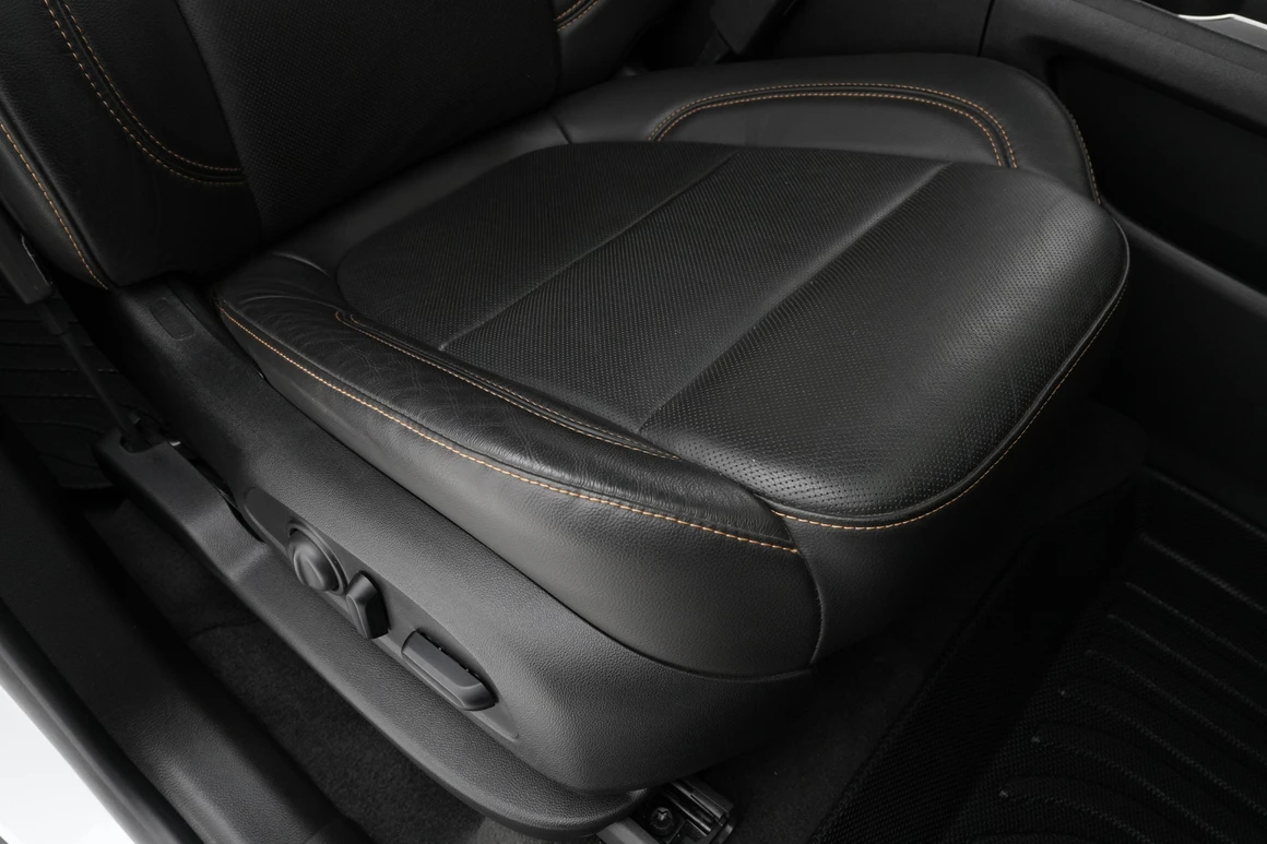 Chevrolet Traverse - Фото 28