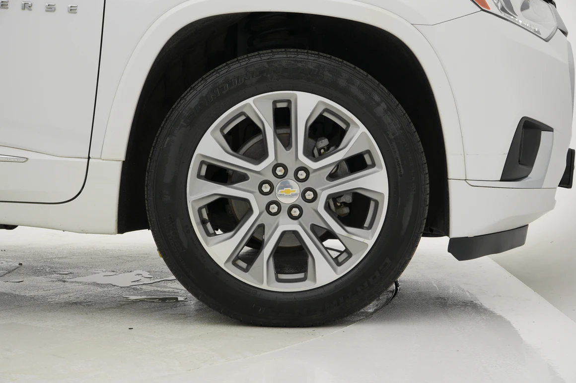 Chevrolet Traverse - Фото 16