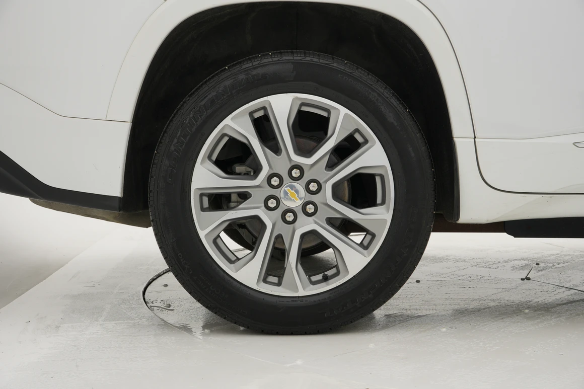 Chevrolet Traverse - Фото 15