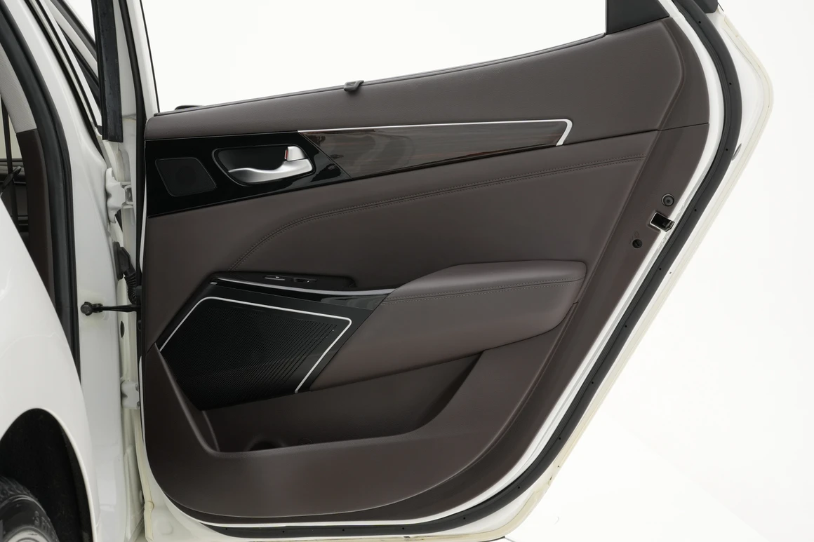 Kia K7 - Фото 22