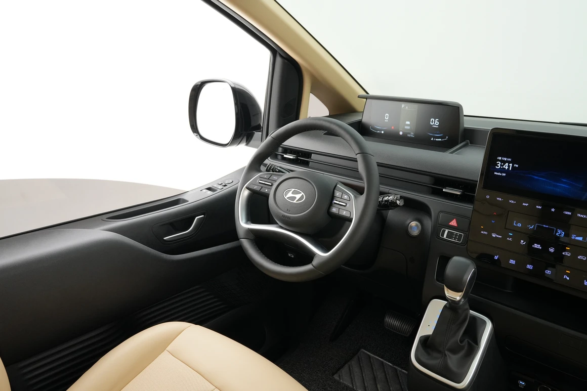 Hyundai Staria - Фото 18
