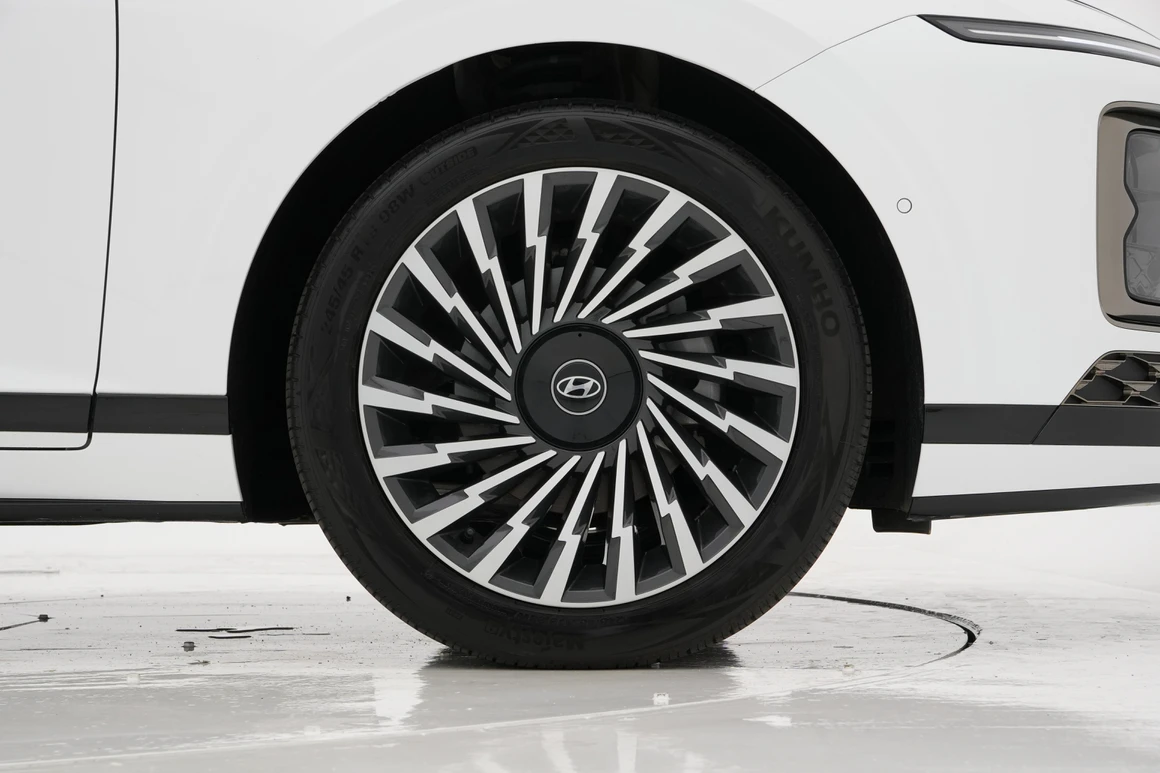Hyundai Grandeur - Фото 17