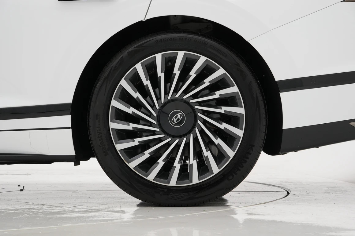 Hyundai Grandeur - Фото 15