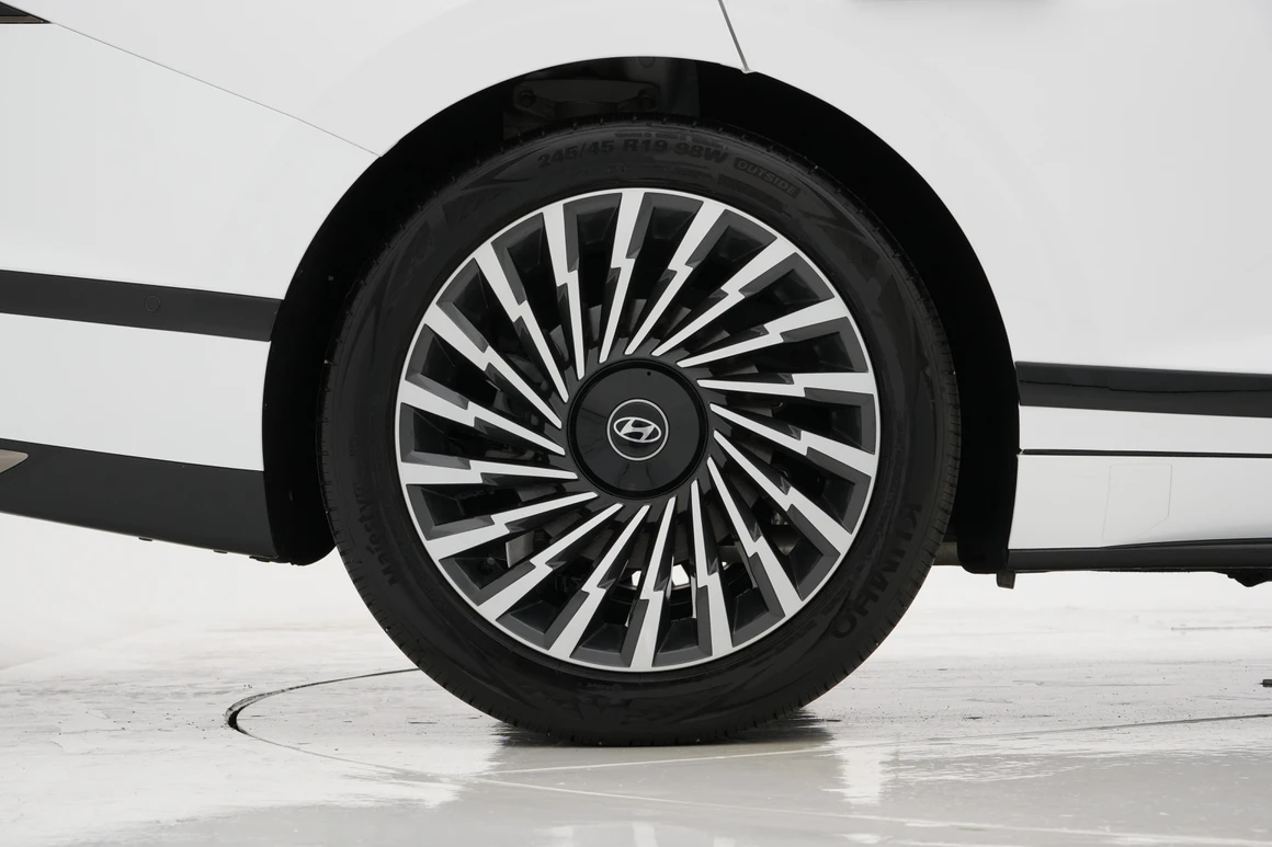 Hyundai Grandeur - Фото 16