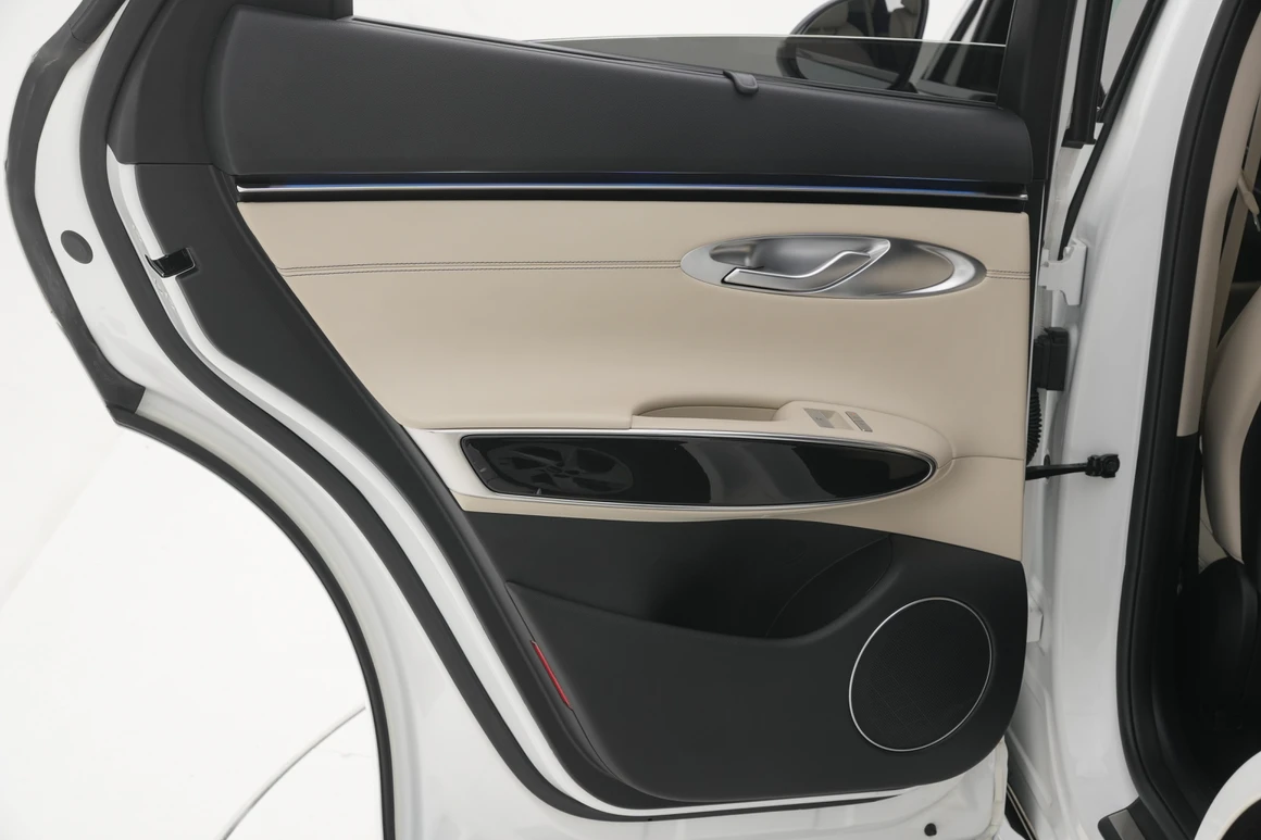 Genesis GV70 - Фото 21