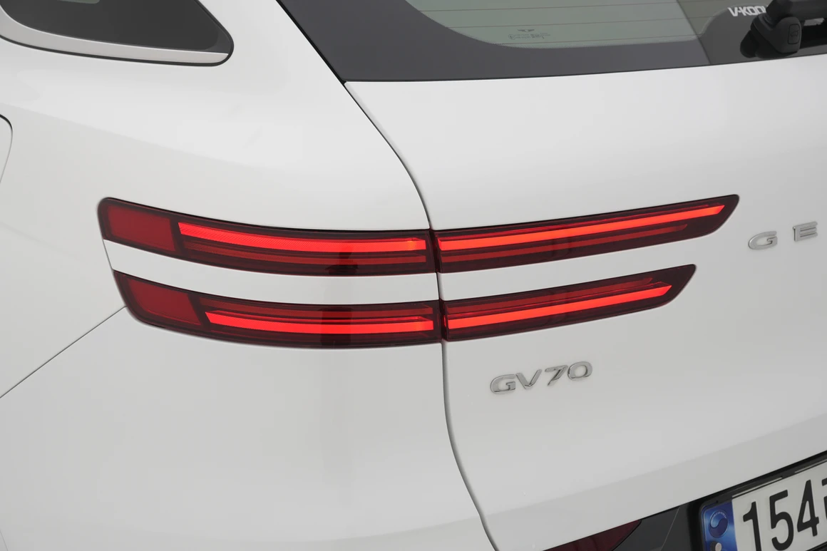 Genesis GV70 - Фото 11