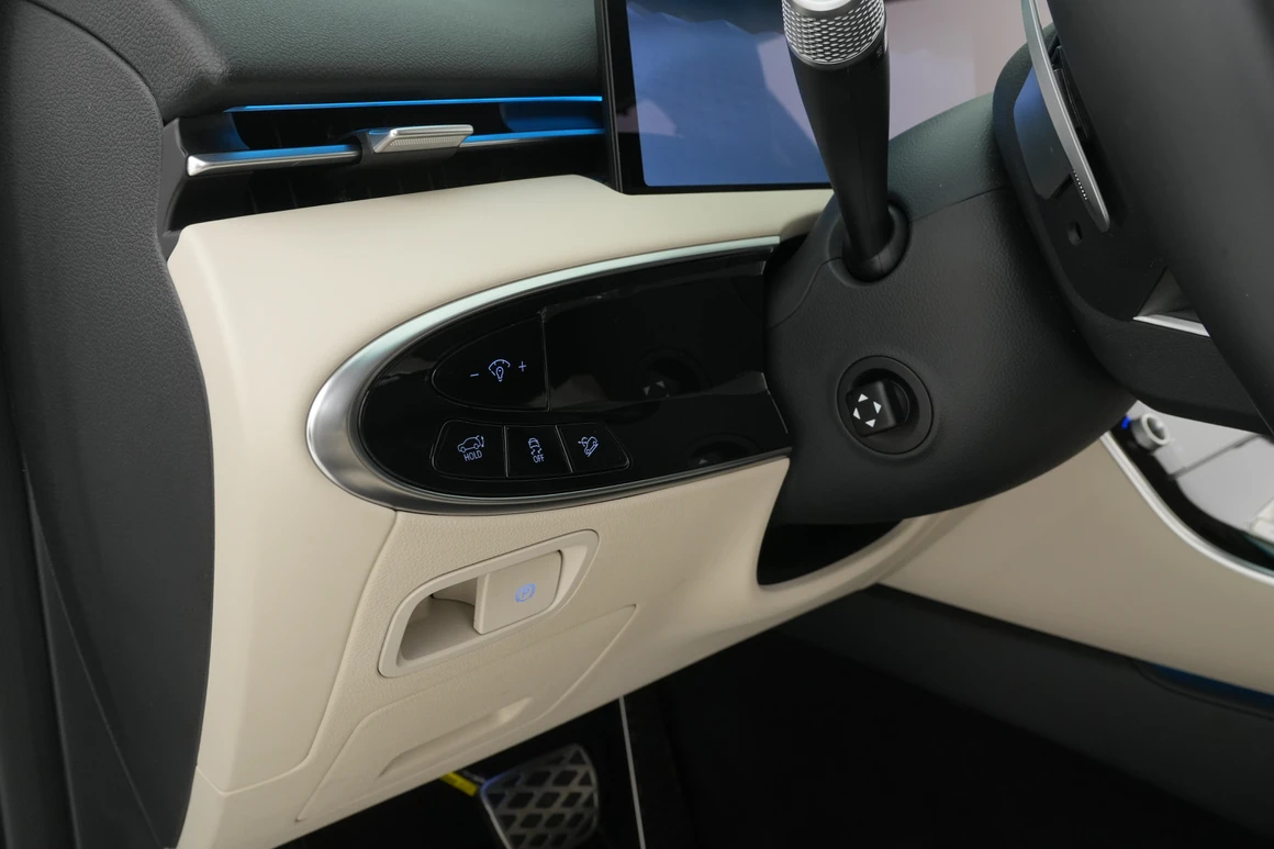 Genesis GV70 - Фото 25