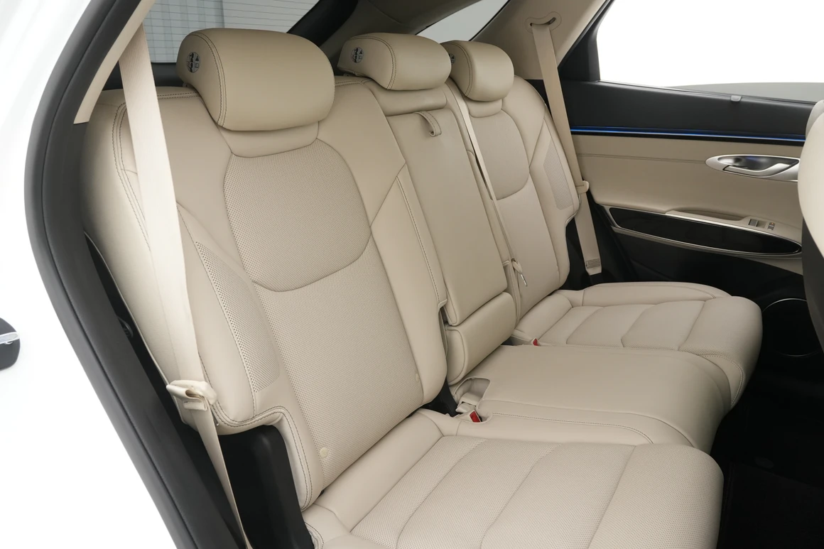 Genesis GV70 - Фото 31