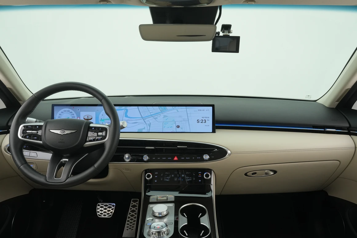 Genesis GV70 - Фото 19