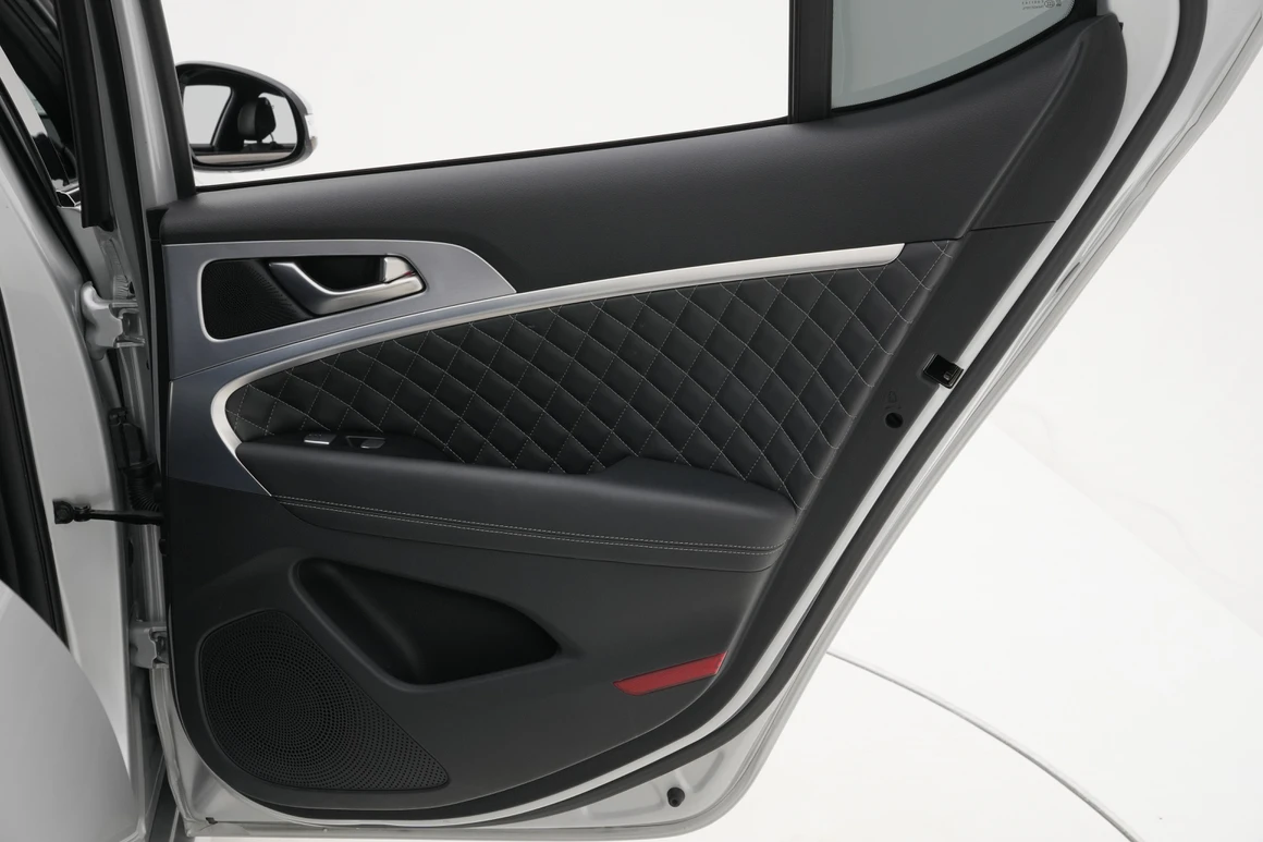 Genesis G70 - Фото 22