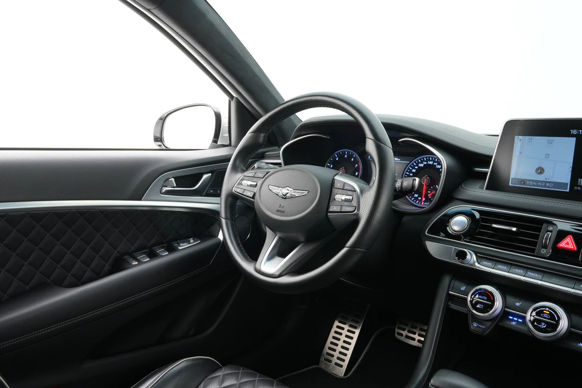 Genesis G70 - Фото 18