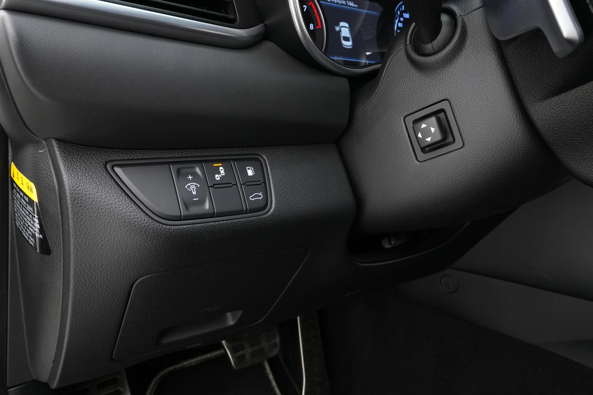 Genesis G70 - Фото 25