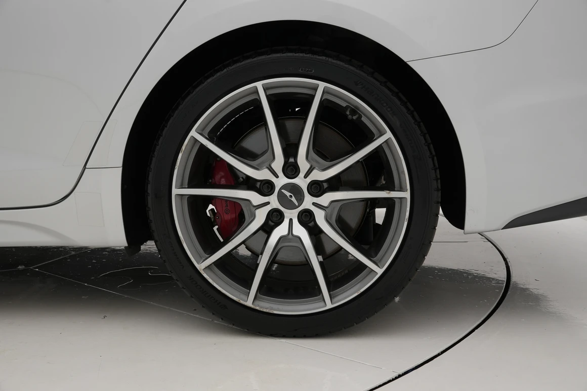 Genesis G70 - Фото 15
