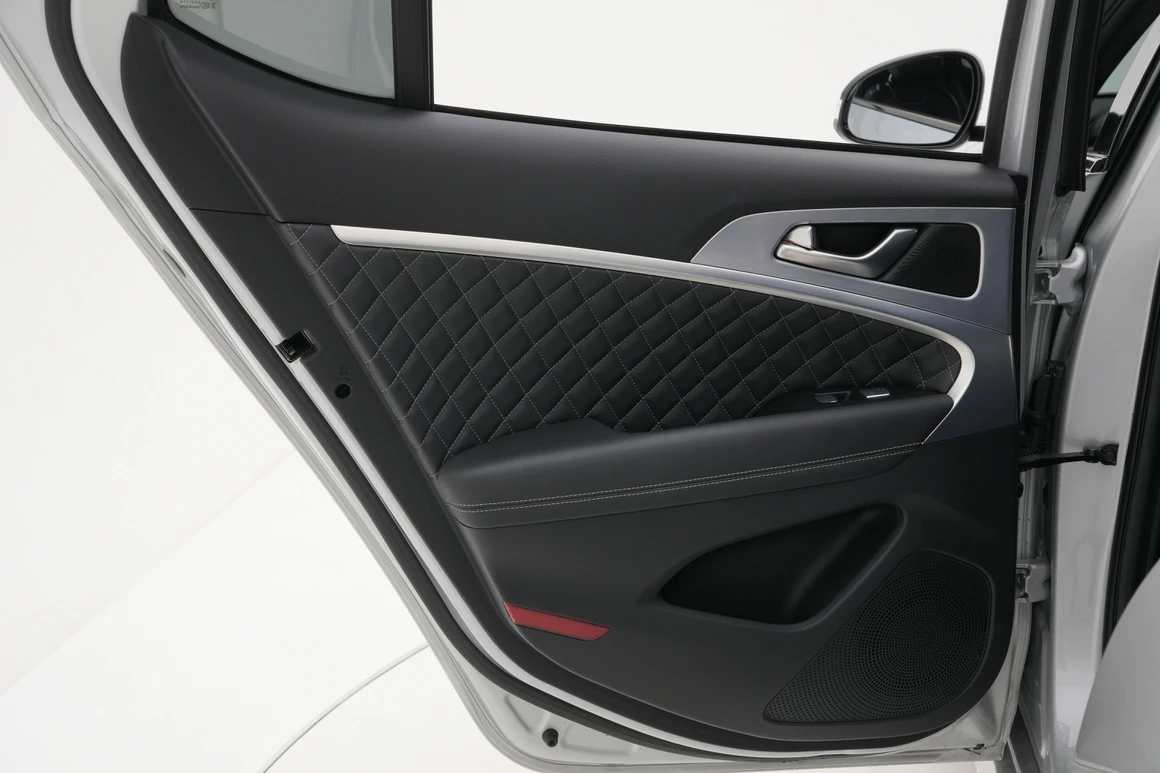Genesis G70 - Фото 21
