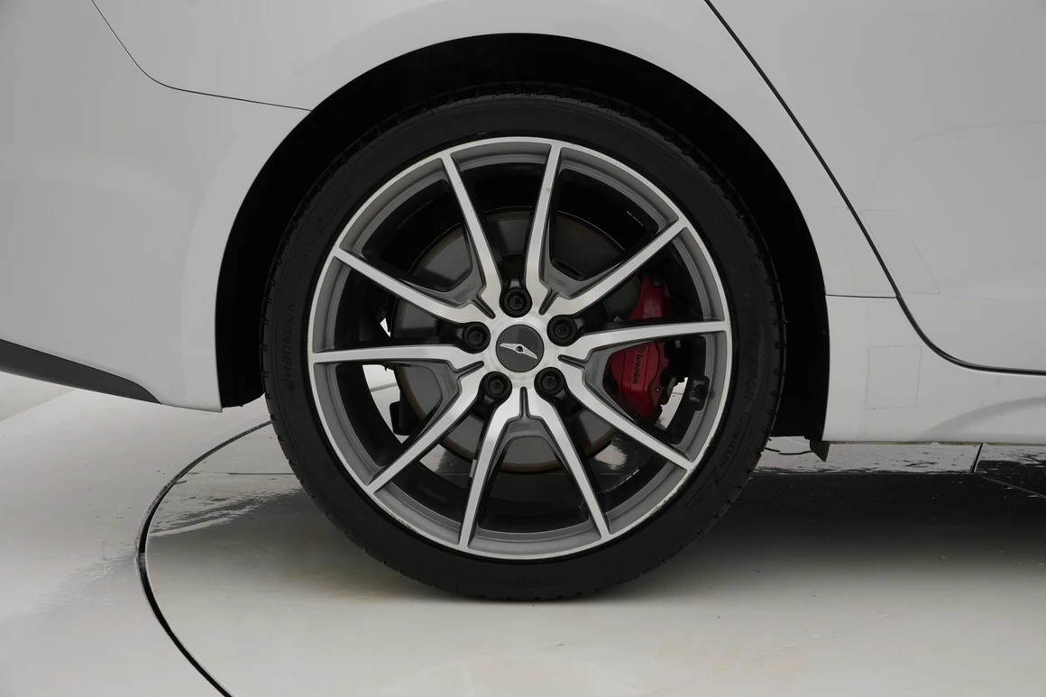 Genesis G70 - Фото 16
