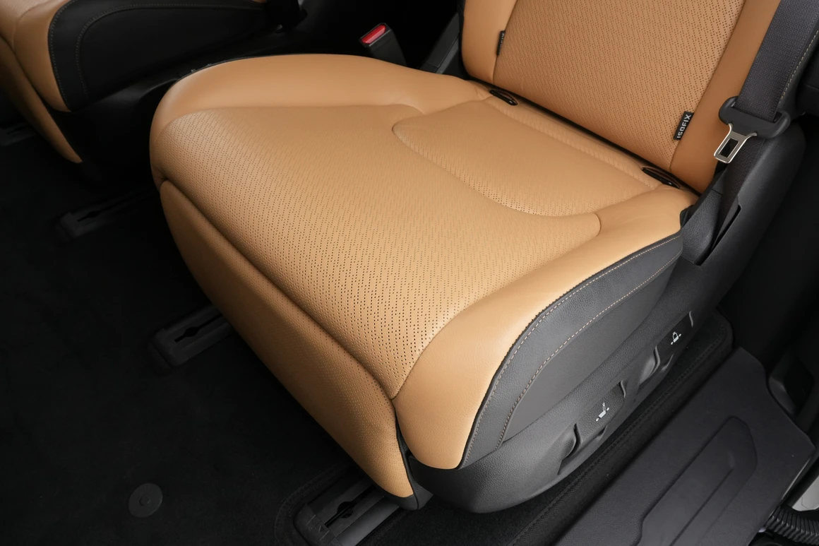 Kia Carnival - Фото 32
