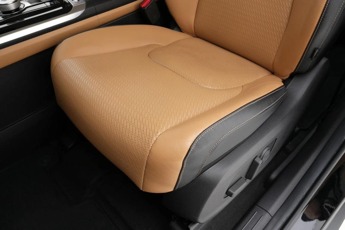 Kia Carnival - Фото 24