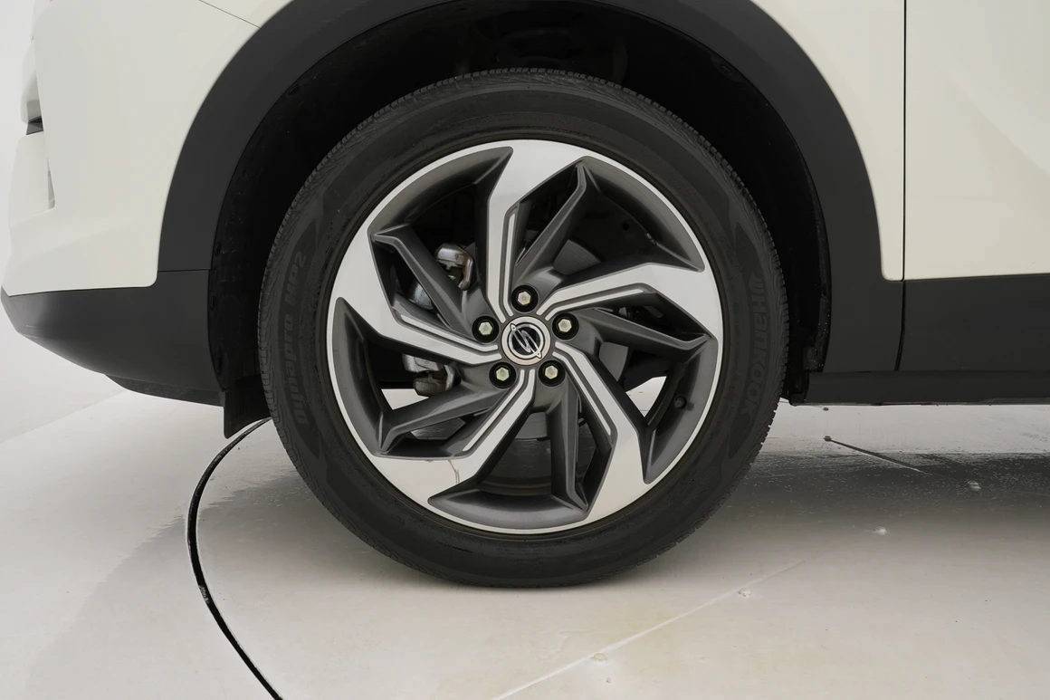 KG Mobility (Ssangyong) Korando - Фото 14