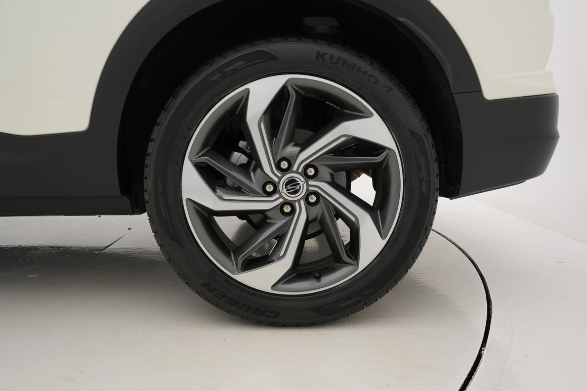 KG Mobility (Ssangyong) Korando - Фото 15