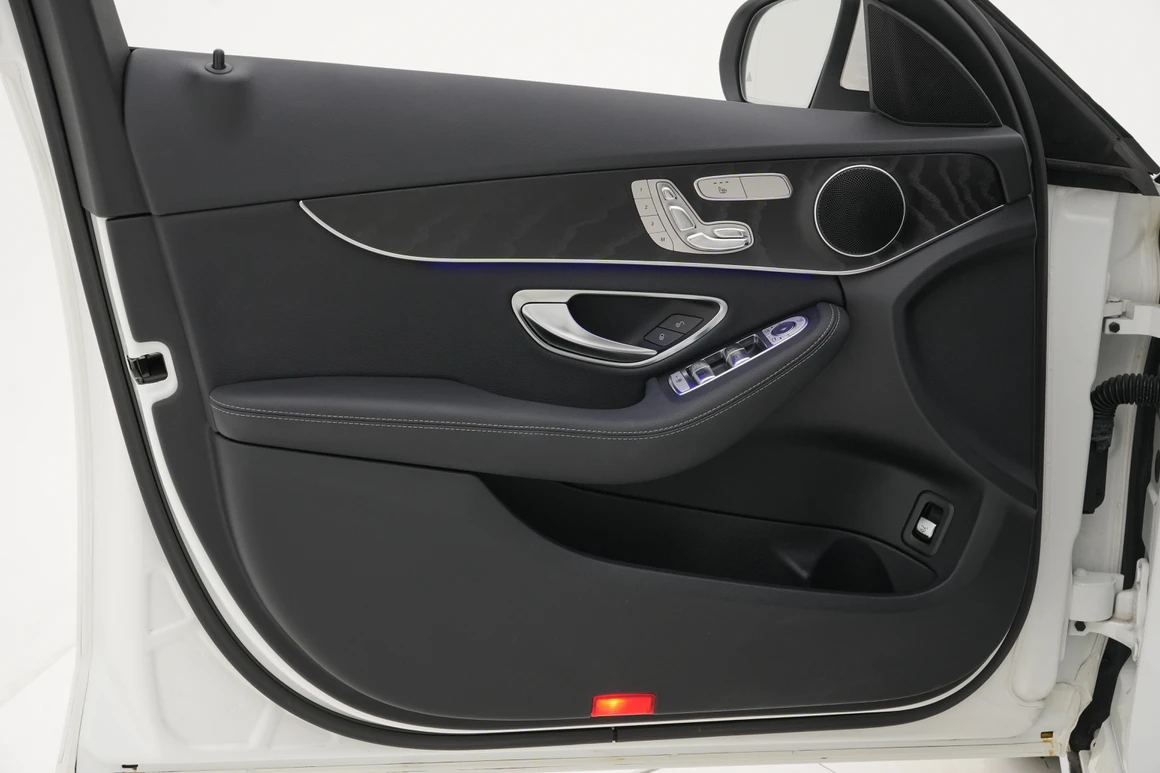 Mercedes-Benz C-Class - Фото 20