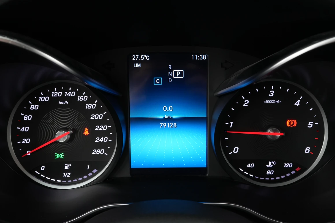Mercedes-Benz C-Class - Фото 26