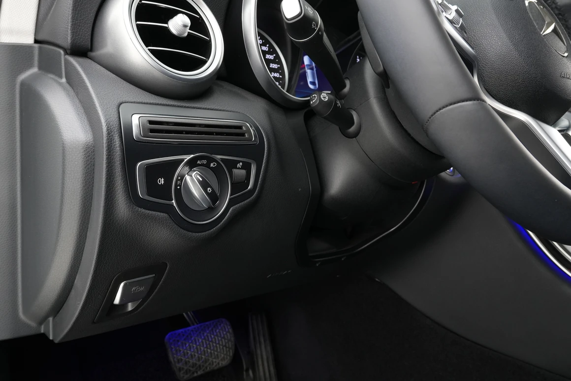 Mercedes-Benz C-Class - Фото 25
