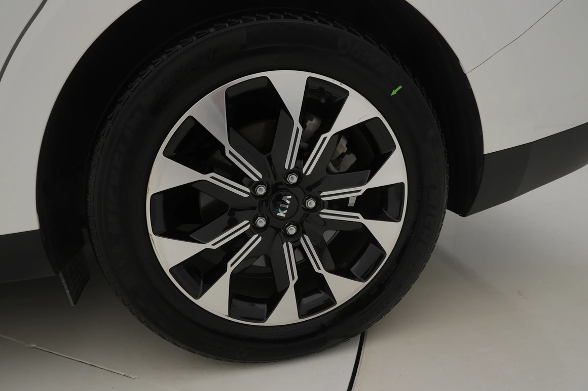 Kia Carnival - Фото 55