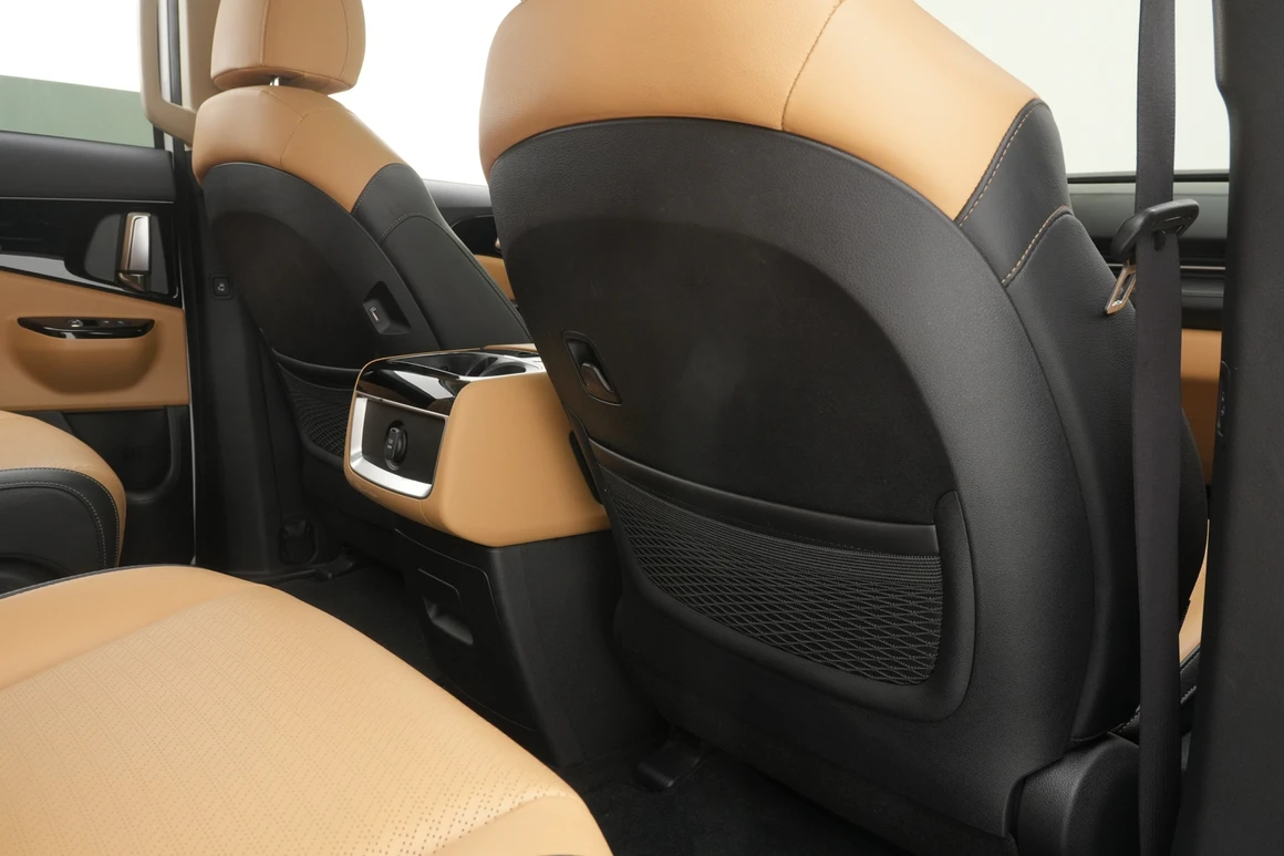 Kia Carnival - Фото 34