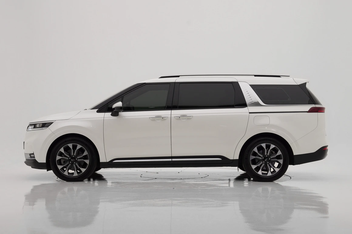 Kia Carnival - Фото 3