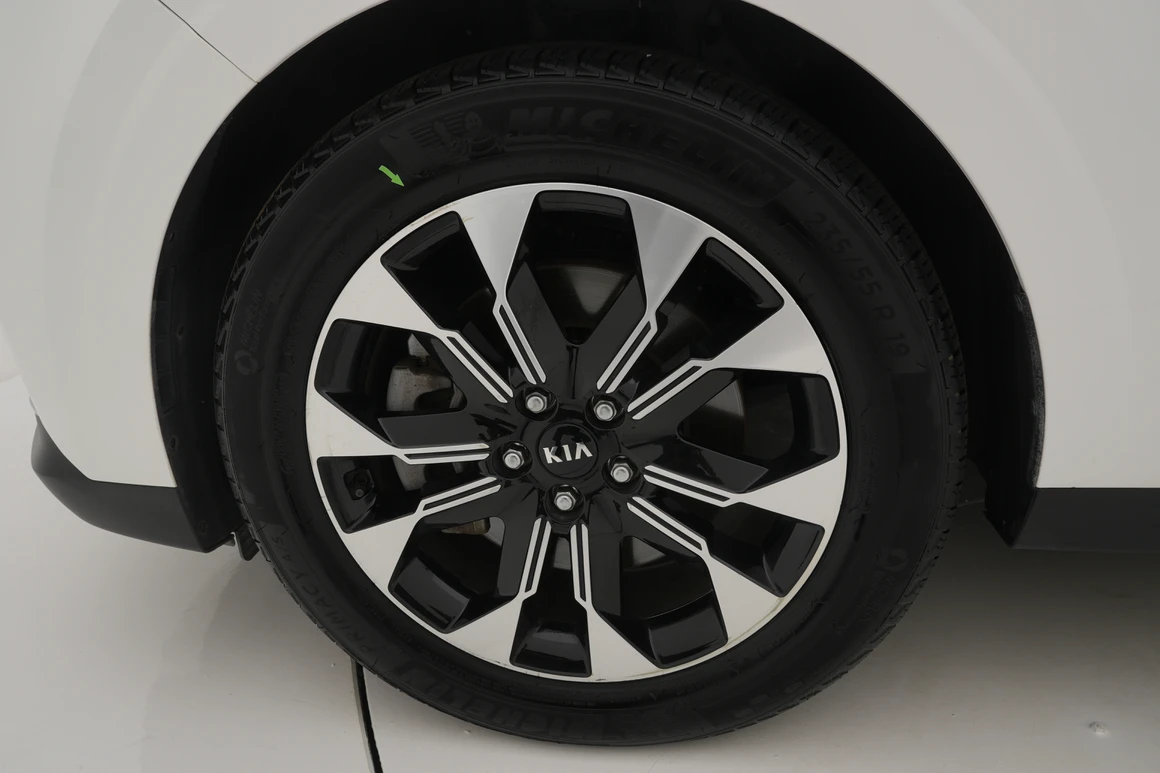 Kia Carnival - Фото 54
