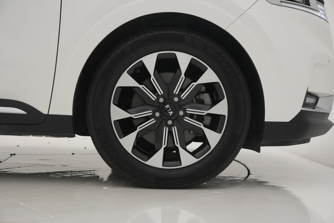 Kia Carnival - Фото 17