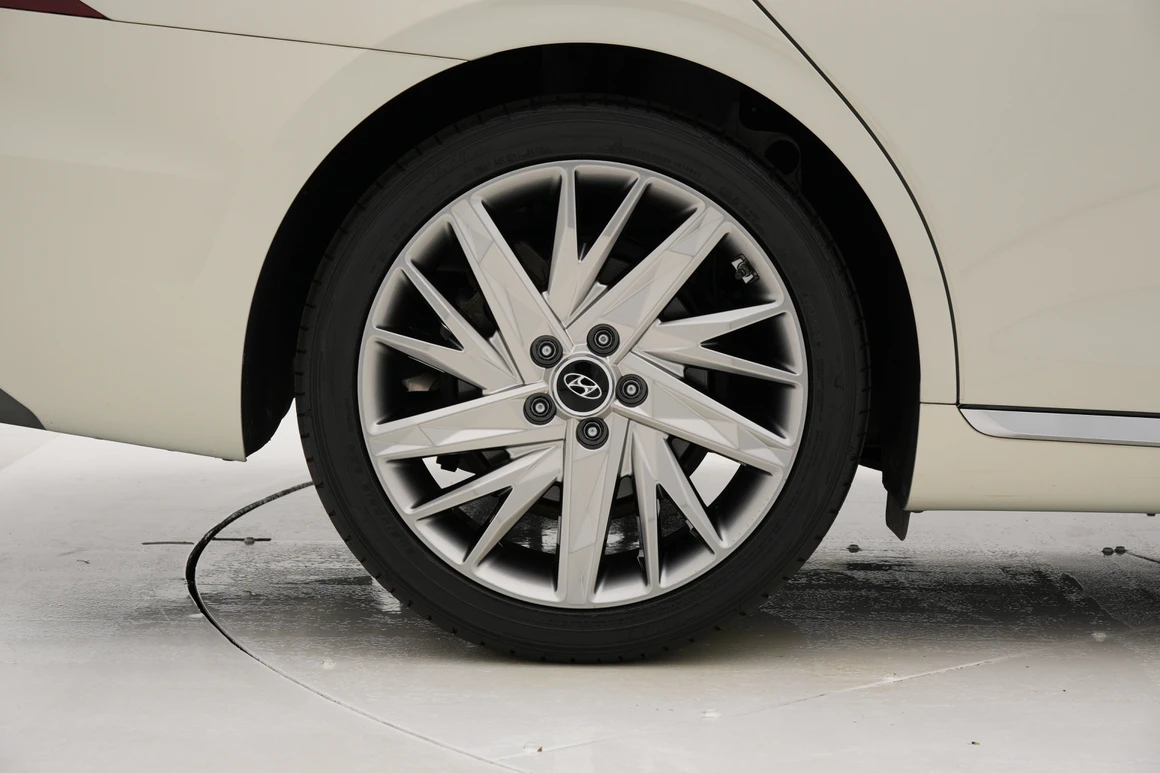 Hyundai Grandeur - Фото 16