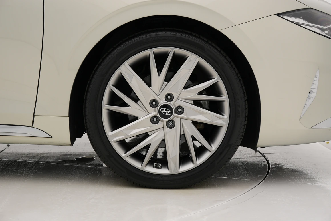 Hyundai Grandeur - Фото 17