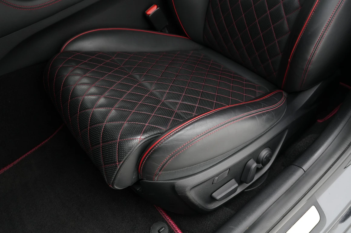 Genesis G70 - Фото 24
