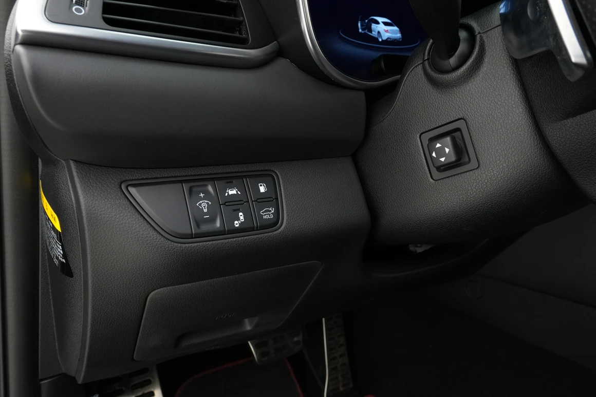 Genesis G70 - Фото 25