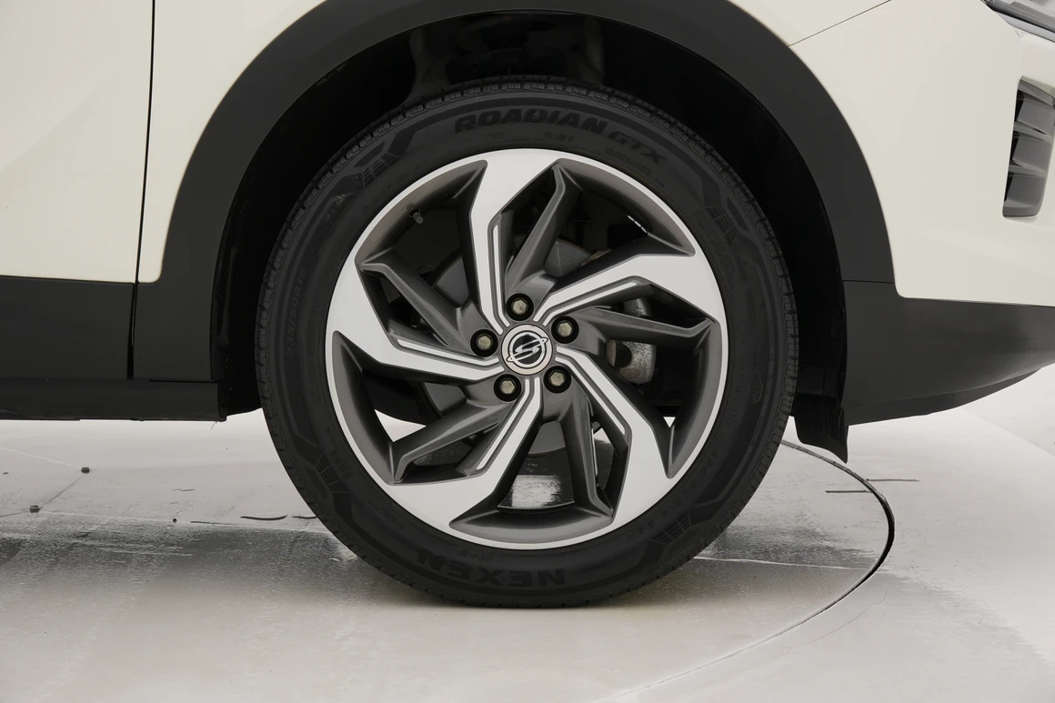 KG Mobility (Ssangyong) Korando - Фото 17