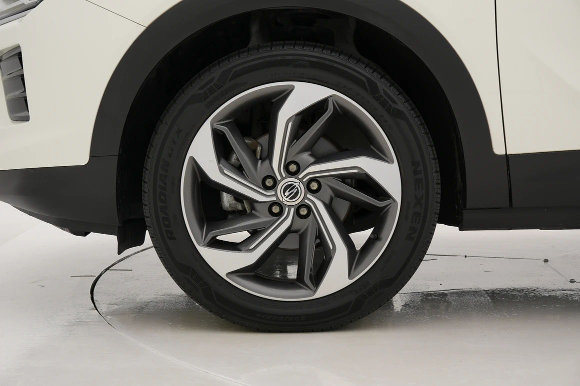KG Mobility (Ssangyong) Korando - Фото 14