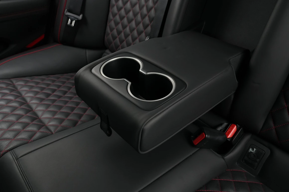 Genesis G70 - Фото 34