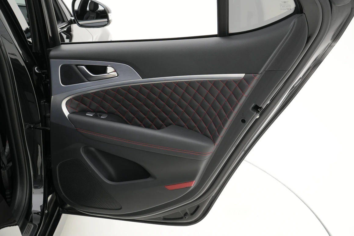 Genesis G70 - Фото 22