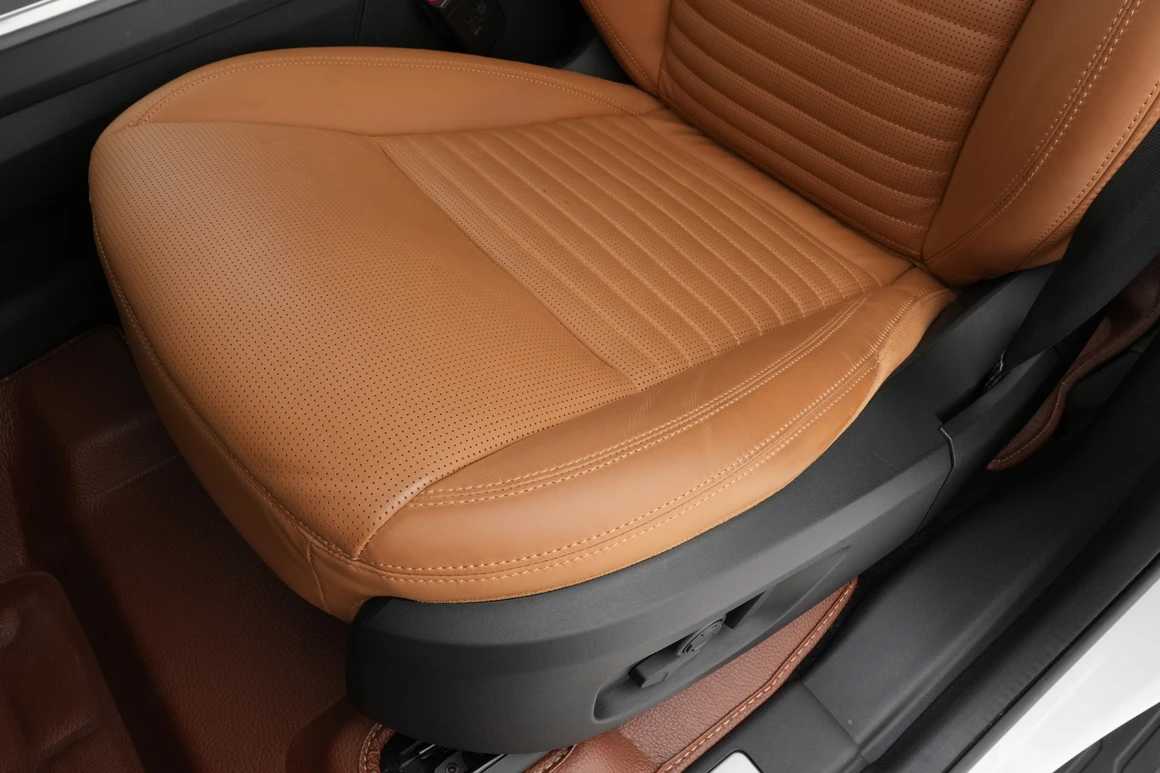 Land Rover Discovery Sport - Фото 24