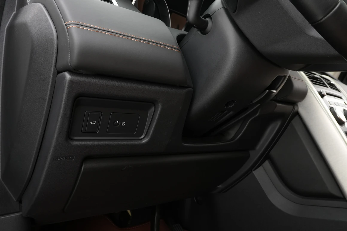 Land Rover Discovery Sport - Фото 25