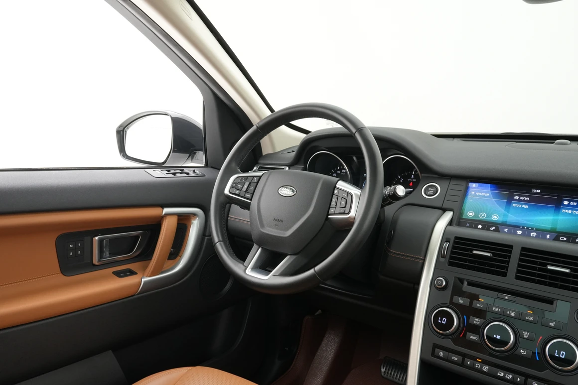 Land Rover Discovery Sport - Фото 18