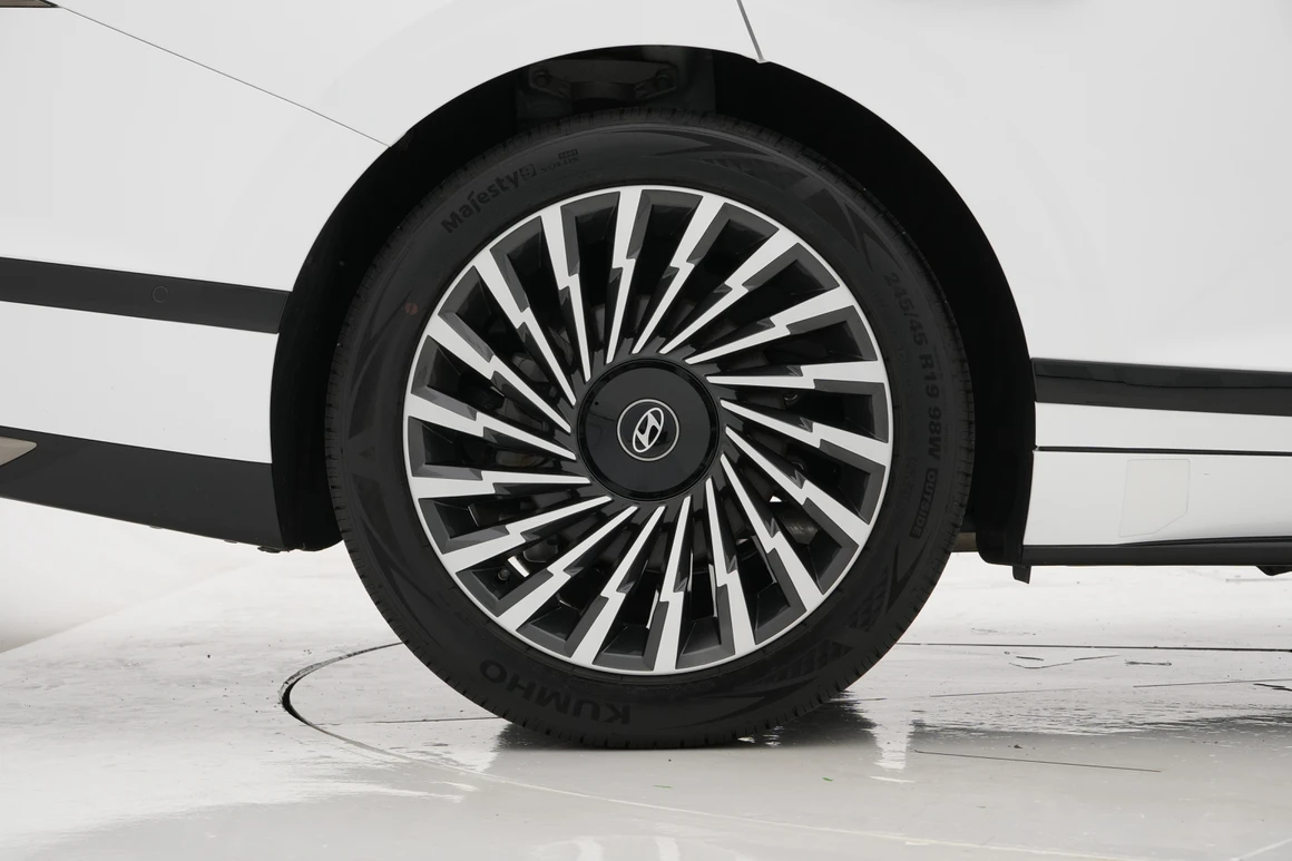 Hyundai Grandeur - Фото 16
