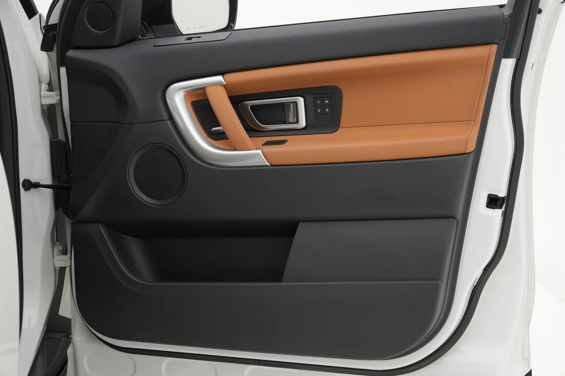 Land Rover Discovery Sport - Фото 23