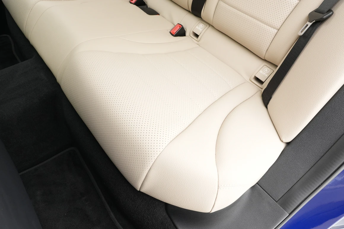 Mercedes-Benz C-Class - Фото 31