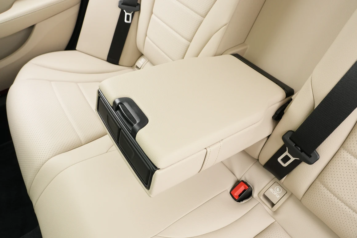 Mercedes-Benz C-Class - Фото 32