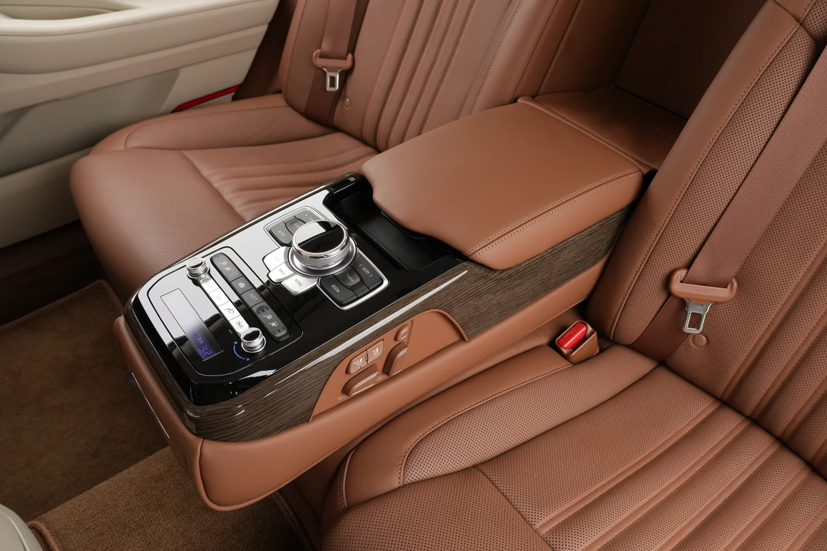 Genesis G90 - Фото 33